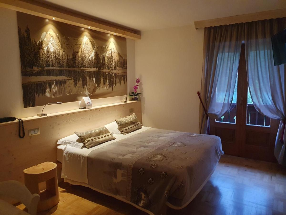 Albergo Meuble Victoria Auronzo di Cadore Exteriör bild