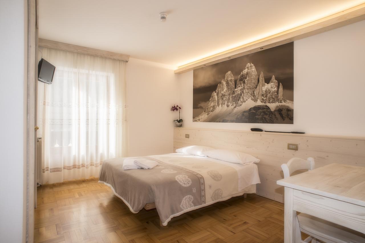 Albergo Meuble Victoria Auronzo di Cadore Exteriör bild